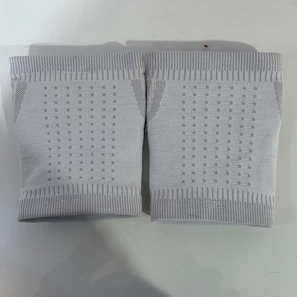 adidas Unisex-Adult Primeknit Volleyball Kneepads, Black/White, small